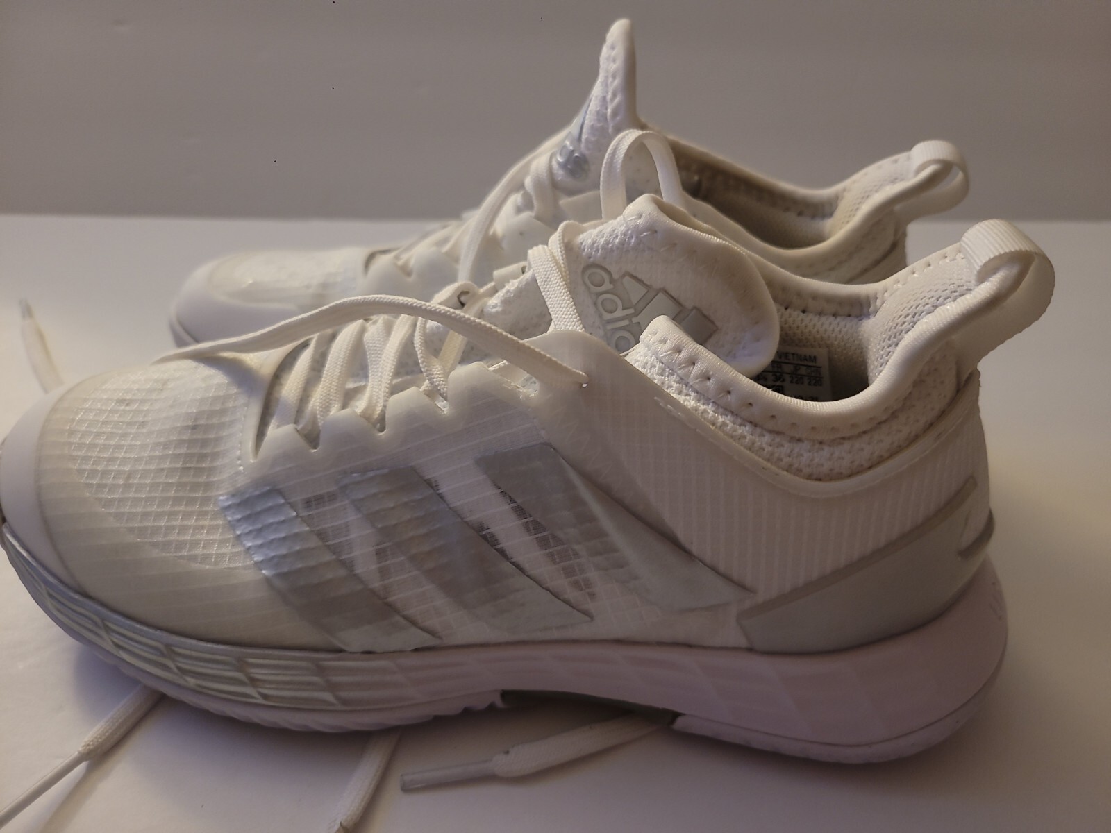 Adizero Ubersonic 4 Women’s Tennis Shoe Size 5 (GW251… Gem