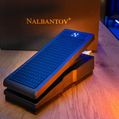 Nalbantov Expression Pro Pedal for Oberheim with an expression pedal port