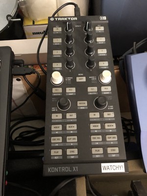 NI Traktor ￼Kontrol X1 inkl.org.Tasche!
