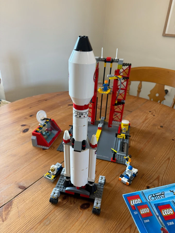 LEGO City 3368 Rocket Launch Center, photo 3 sur 5
