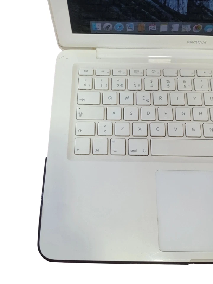 Apple MacBook Intel Core Duo 2 2.4GHZ 5GB RAM 120GB HDD Nvida Geforce 320M Ma... - Imagen 2 de 4