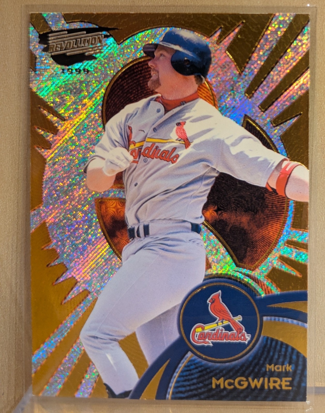 1999 Pacific REVOLUTION #118 Mark McGwire Cardinals RARE HOLOFOIL GOLD SHIMMER