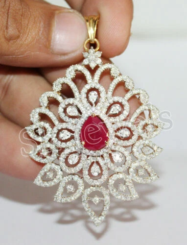 Colliers et pendentifs de diamant rubis
