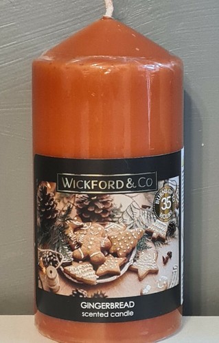 Wickford & Co Festive Pillar Candle - Choose from 4 Christmas Scents - Vegan - Picture 6 of 9