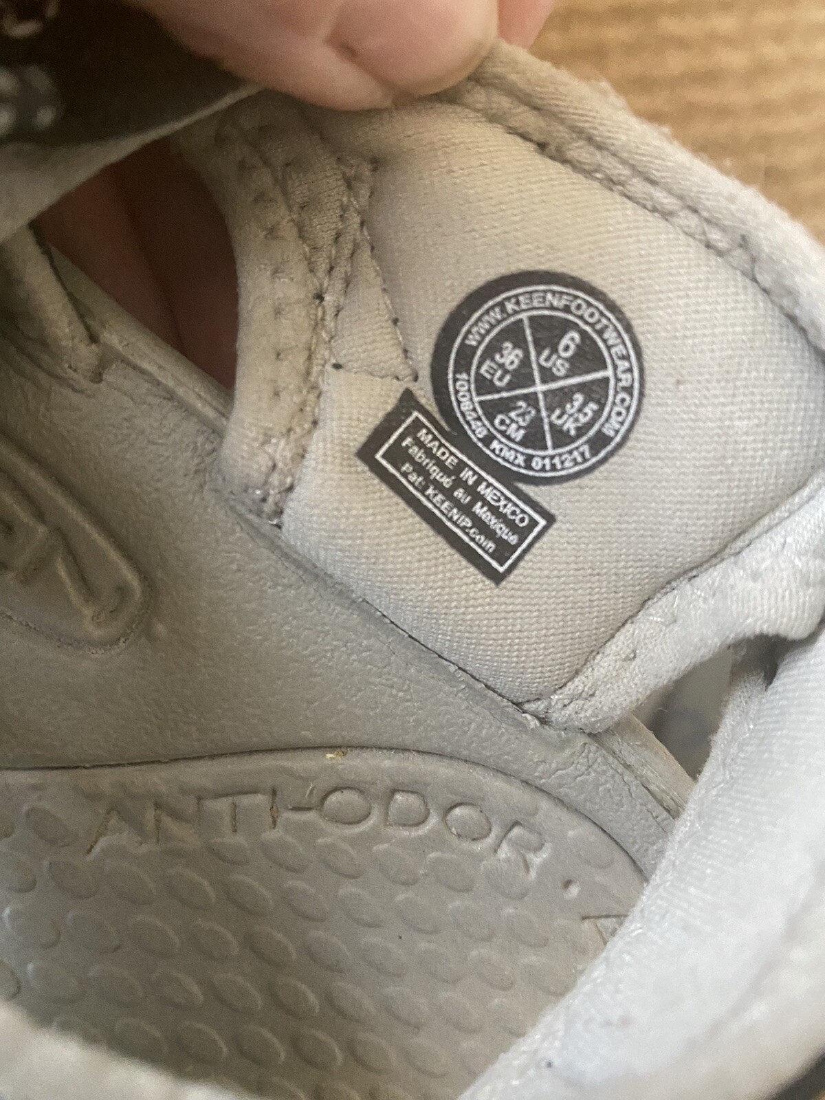 Sandali da donna neri KEEN Newport taglia 6 EUC