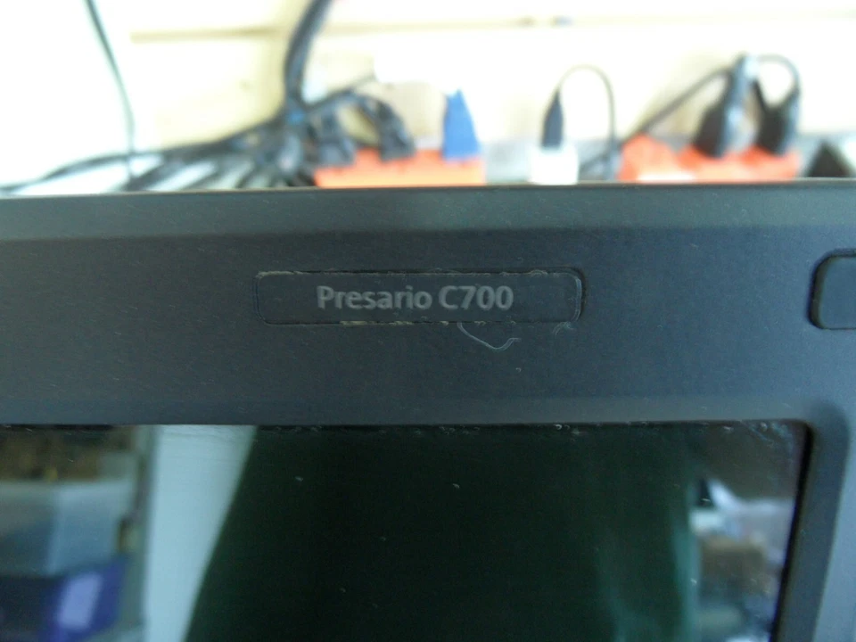 Portátil Compaq Presario C700 para piezas publicadas Bios disco duro limpiado * Foto 4 de 4