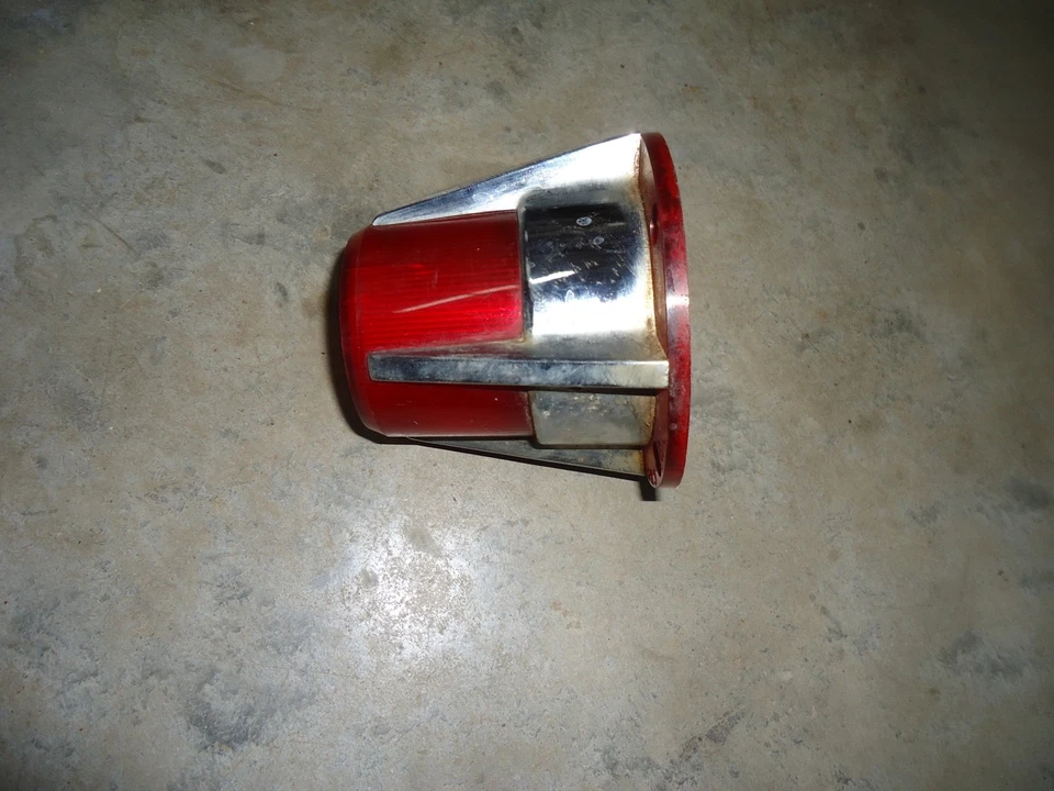 De colección 1961 1962 Ford Mercury Monterey/S-22 bisel de lente trasera Foto 2 de 4