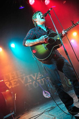 Brian Fallon of rock band The Gaslight Anthem performing on stage - Old Photo 9