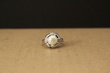 925 Sterling Silver Pearl w Accent CZ Stones Size 6 Ring 3.8 Grams RIN9561
