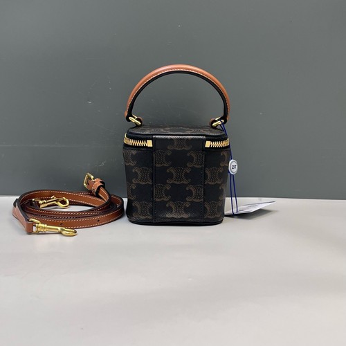 Celine Triomphe Monogram Adjustable Detachable Shoulder - Very Good #1E3I4FC - Picture 4 of 10