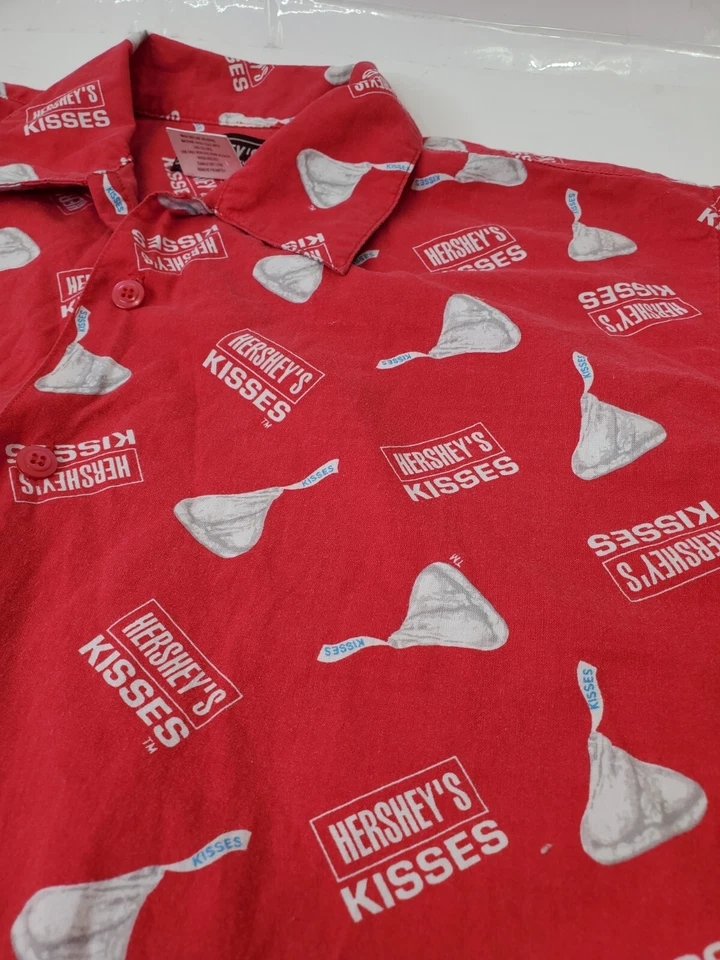 Official Hersheys Kisses candy Americana Mens Button Up Red Shirt Size Medium - Image 2 of 4