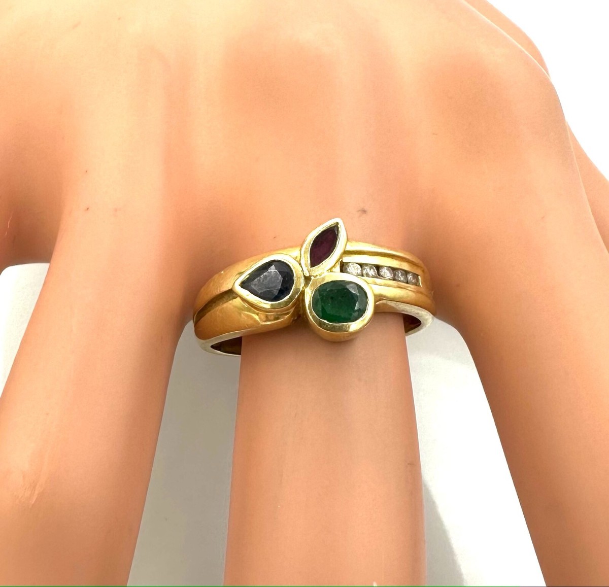 Bague En Or 18 Carats Sertie D'émeraude, Saphir, Rubis Et Diamants - Poids 4,60 G - Taille 58 - Style Amitié
