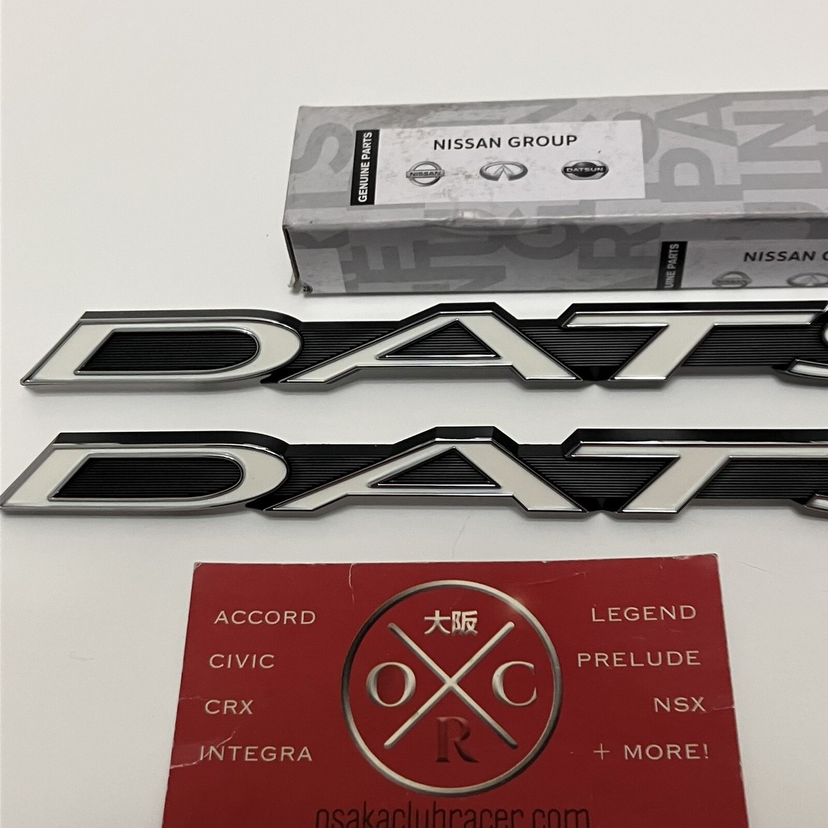 シド パンフレット Genuine OEM 1970-73 Datsun 240Z Fender Emblem Badge Set S30