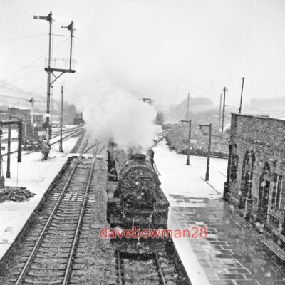 PHOTO  LMS   BLACK 5  SNOW  1ST JAN 1967  TEBAY