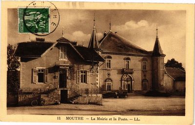 CPA MOUTHE - La Mairie et la Poste (183760)