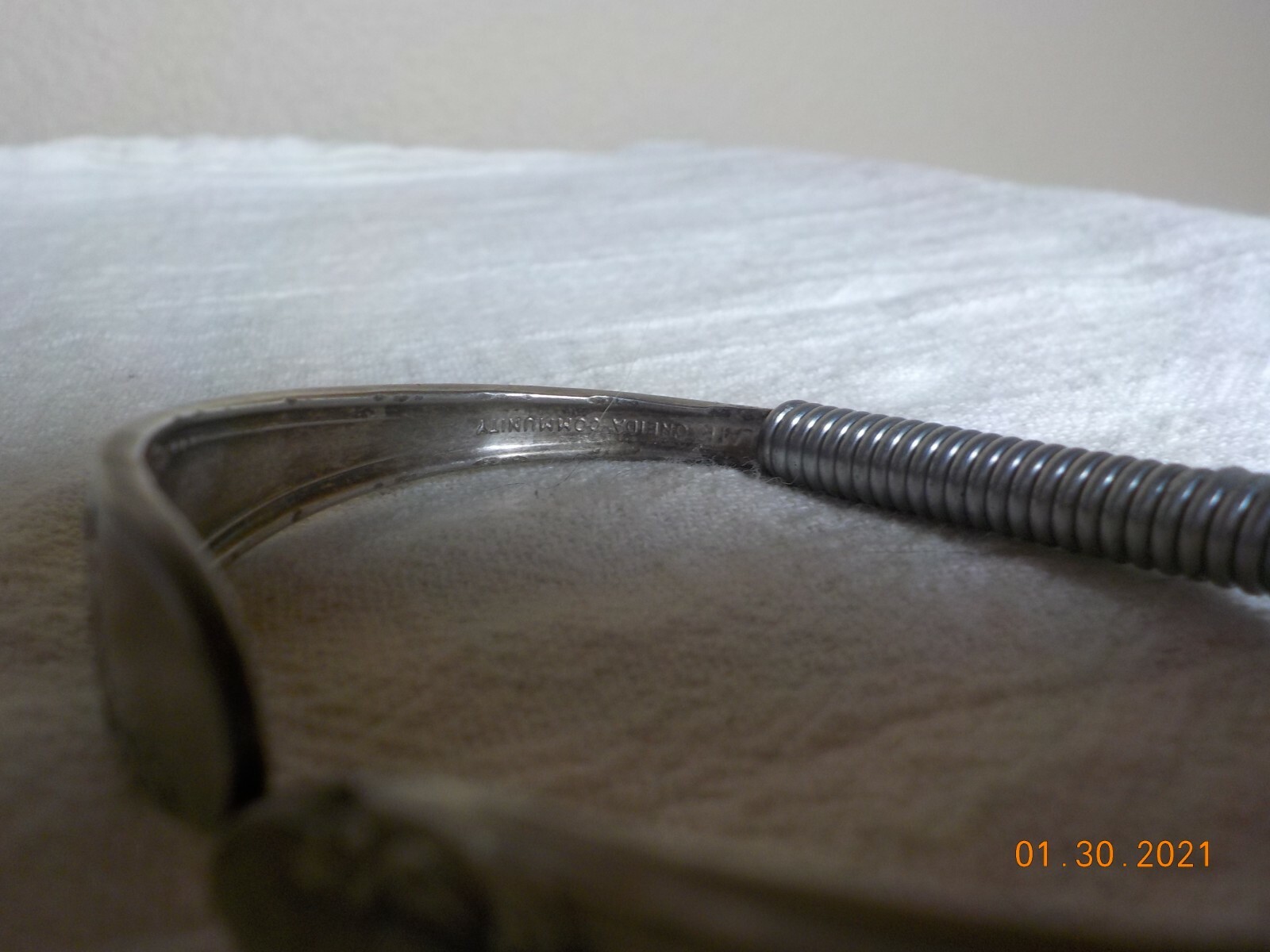 ONEIDA SILVERPLATE COMMUNITY SPRING HINGE BANGLE … - image 5