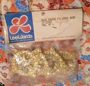 LeeWards Crafts Vintage Pack of 4. Filigree Square Shaped Gold Metal Craft Base