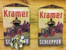 Wand Flaschenöffner bronzefb. Blechschild "Kramer Schlepper" Magnet Fichte dkl.