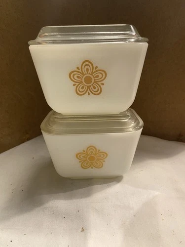 2 Vintage Pyrex Butterfly Gold 501 B Refrigerator Dishes W/Lids-READ DETAILS