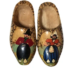Vintage Dutch Mini Wooden Shoes Hand Painted Holland Clogs Folk Art Wall Decor