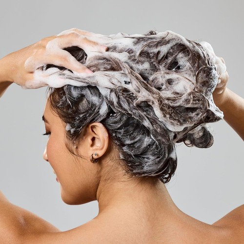 Hydrating Shampoo with Sandalwood & Jasmine - Shine for Curly and Straight Hair - Picture 5 of 8