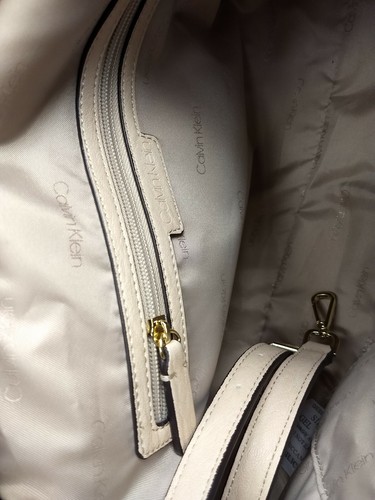 Nuevo con etiquetas Cartera Calvin Klein Sonoma arena ligera al por menor $158 BP - Imagen 5 de 7