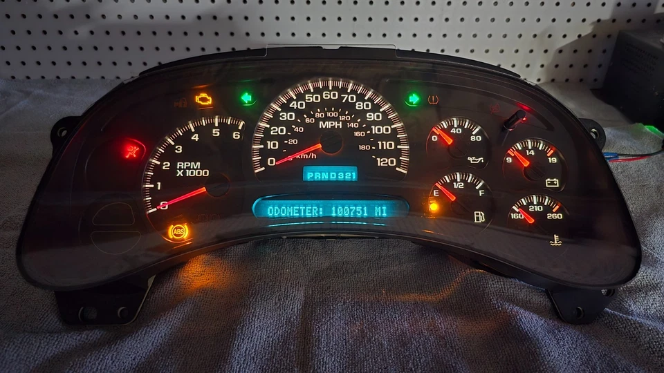 Silverado Sierra Tahoe 2003-2004 Suburban Yukon Avalanche Gauge Cluster Foto 3 de 4