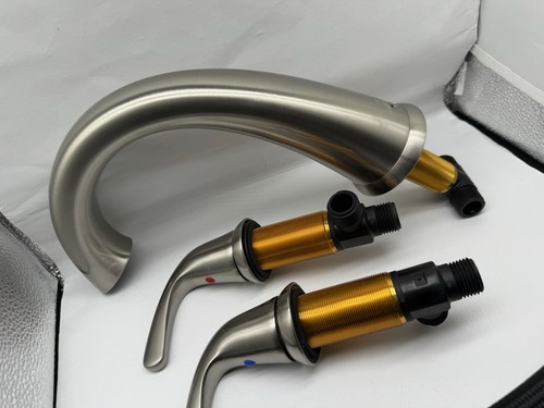 Project Source Brushed Nickel 2-handle Deck-mount Roman High-Arc Bathtub Faucet - Picture 8 of 10