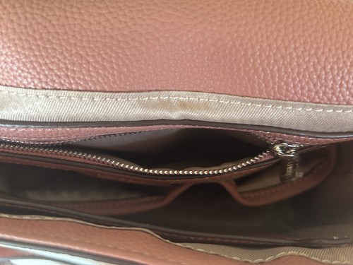 Neu mit Etikett Lambert Handtasche Bianca Blütenblatt Kiesel veganes Leder Umhängetasche 129,99 $ - Bild 4 von 11