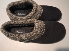 Clarks Women's Black Suede Knit Collar Button Clog Slippers Size 10
