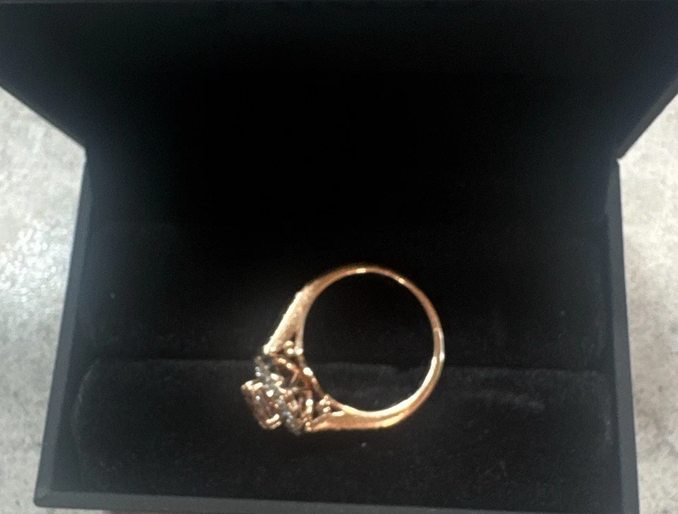 Anillo de compromiso ovalado de oro rosa con diamantes de morganita genuina talla 6 Foto 3 de 4