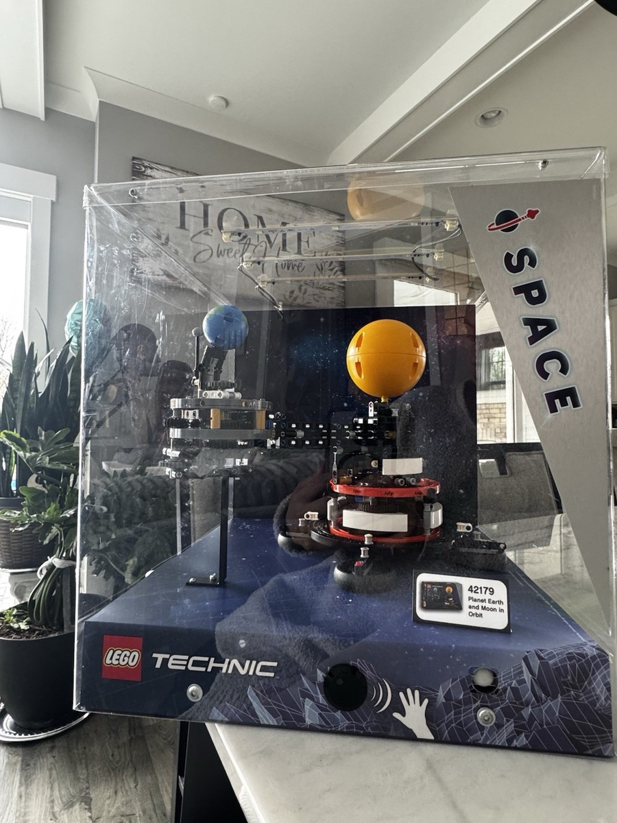 STORE DISPLAY— LEGO 42179 Technic Planet Earth and Moon in Orbit