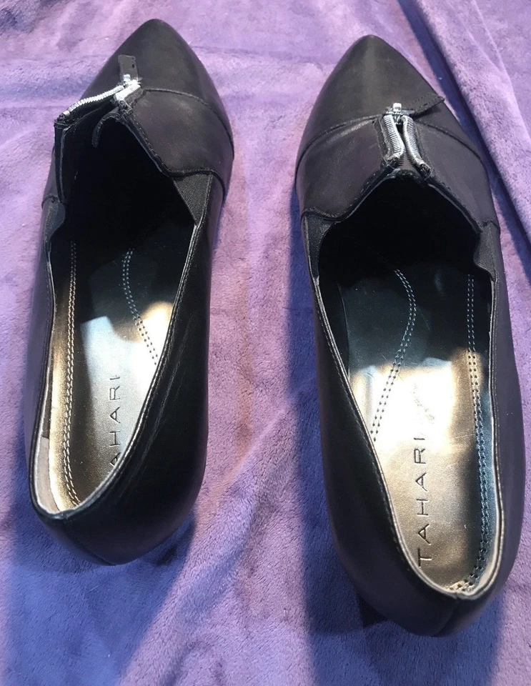 Mujer Tahari Dominique Tacón Cuña Bajo Negro Cierre Cremallera Talla 9 Puntera Estrecha. Foto 2 de 4