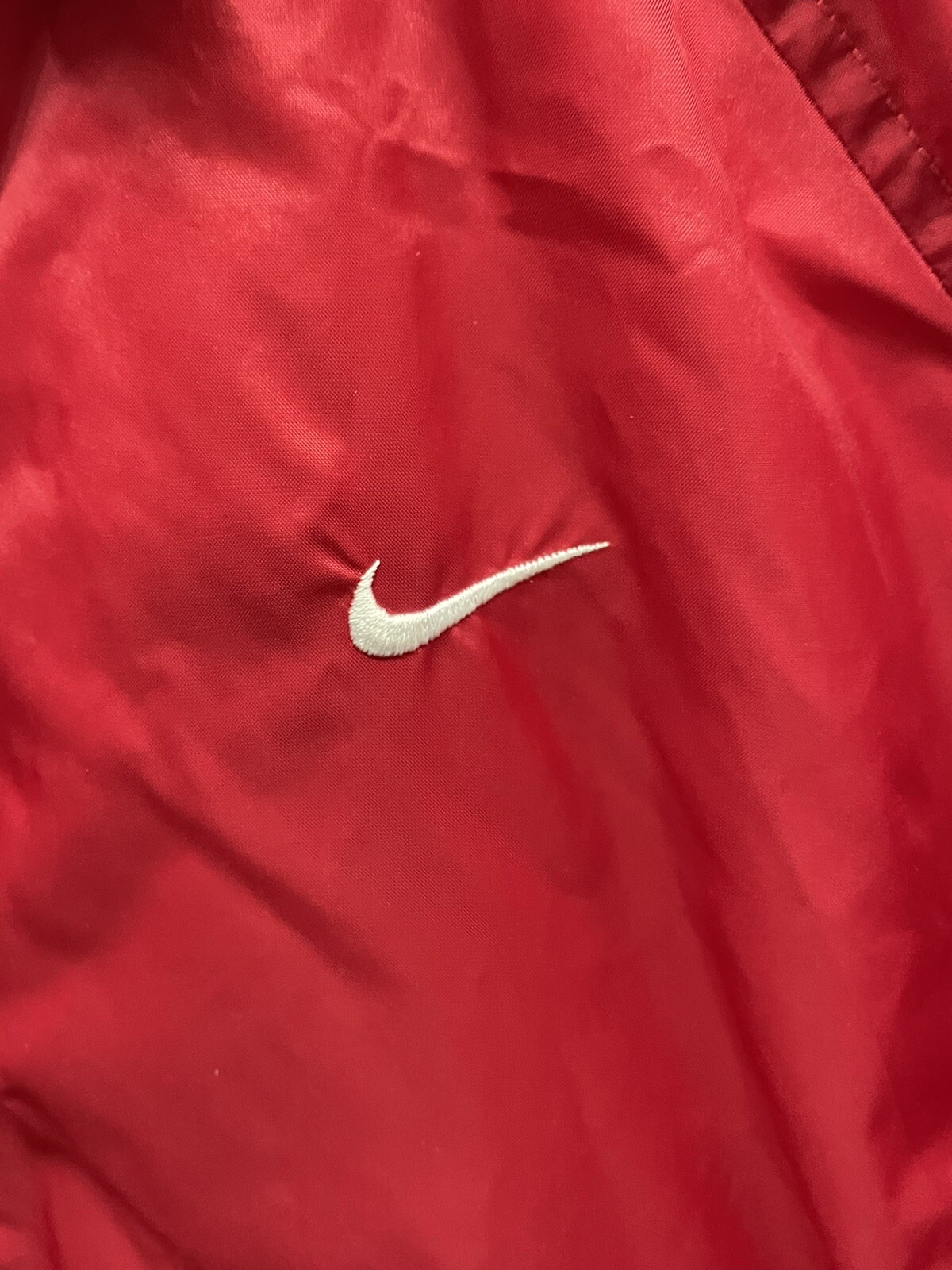 SACAI X NIKE ? Vintage • Giacca a vento Nike nylon full zip Swoosh • Rosso e Bianco • Taglia M