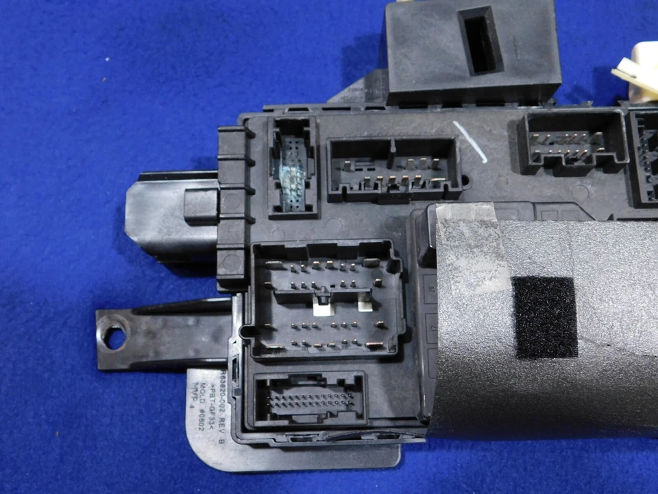 11 2011 Ford Mustang Conv GT Manual Trans Multifunction Box Module Take Off D68 - Image 4 of 4