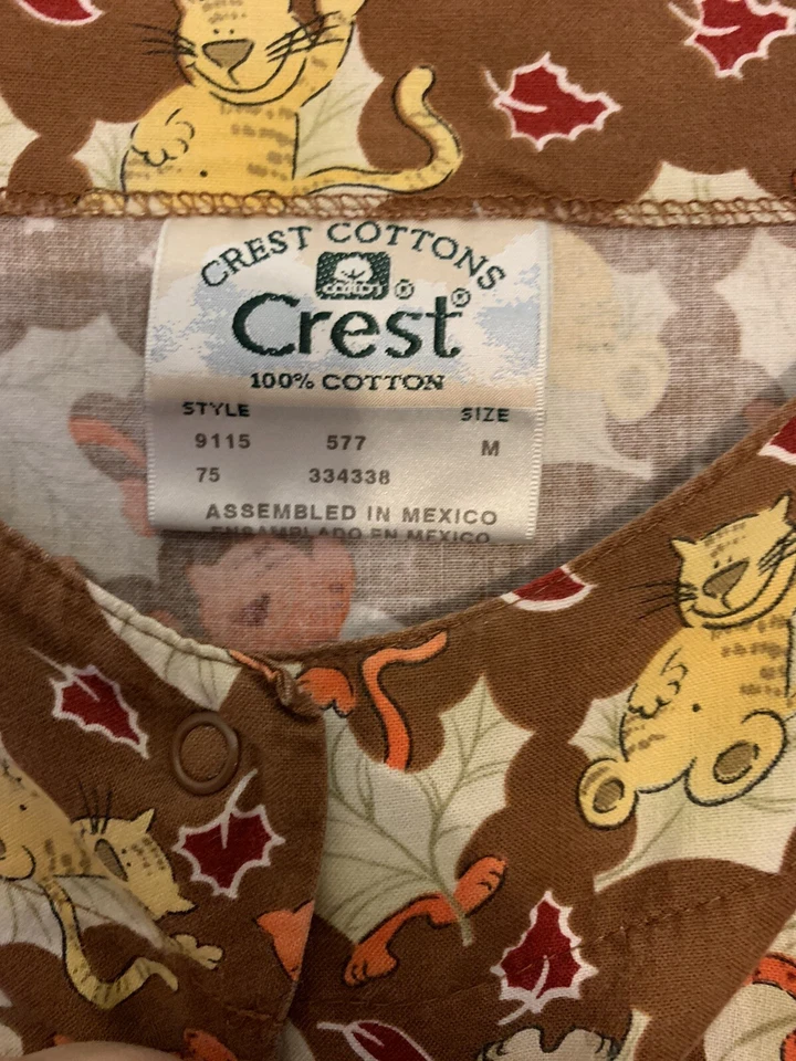 Nurse Scrub Cotton Crest Nurse Scrub Top Jacket Fall HeathCliff Cat 🐱 Size Med - Image 2 of 3