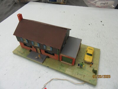 HO - POLA Quick Plastic - Custom LED Illuminated 50th Home with Accessories