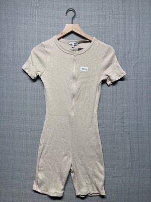 Fashion Nova Women's Jumpsuit Short tan short Sleeve zip solid