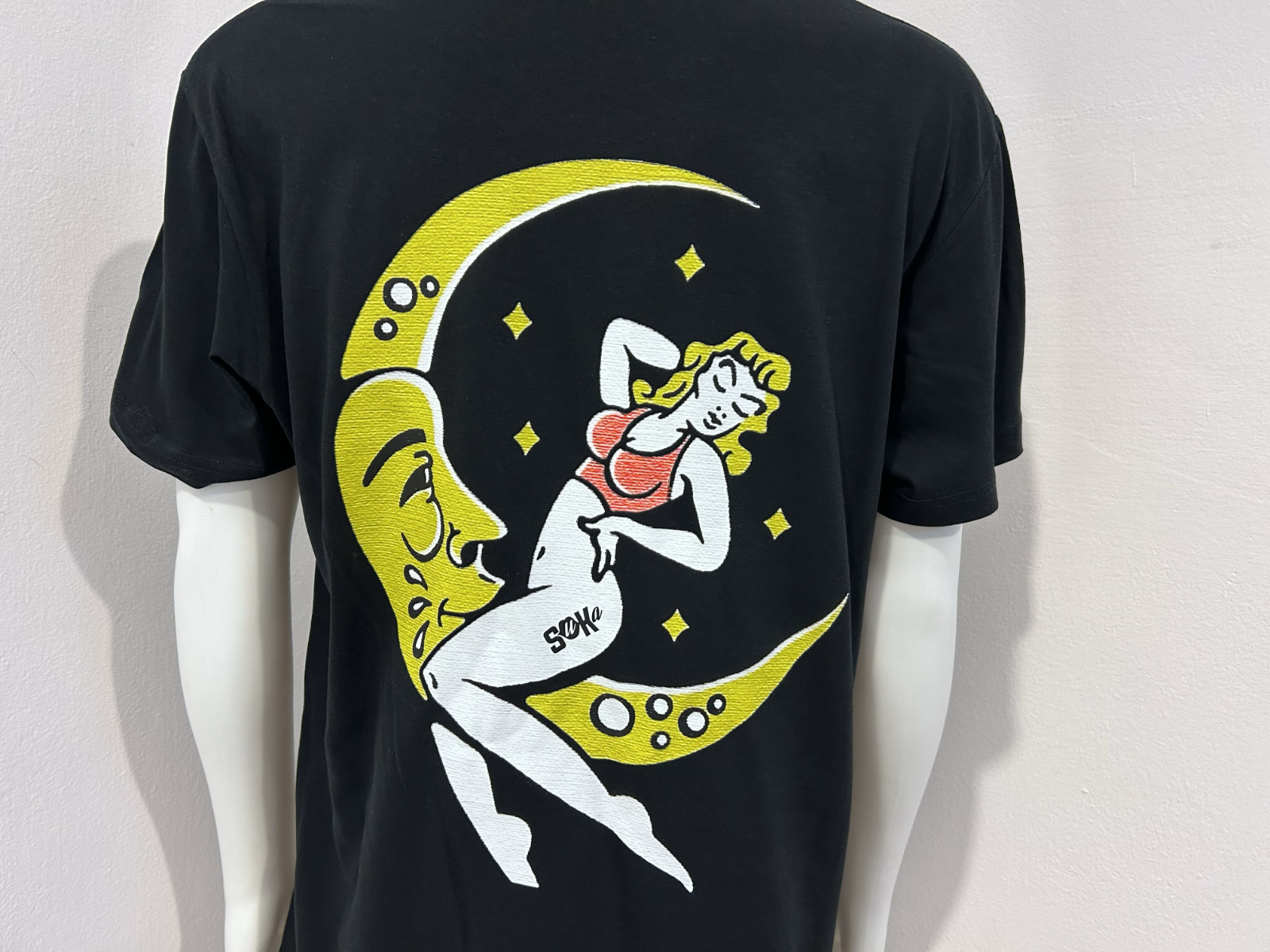 T-shirt Unisex a maniche corte bianca o nera marca "Suka" Moon Girl Black/White