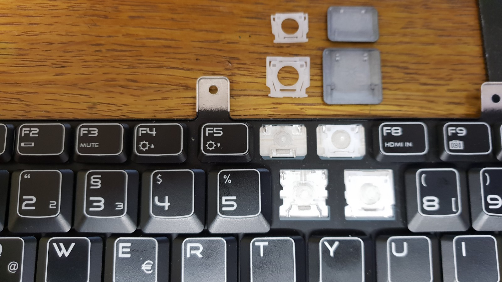 Which Keys Are R1 R2 R3 R4 DELL ALIENWARE SPARE KEY M14x M15x M17x M18x R1 R2 R3 R4 ANY BACK LIT ...
