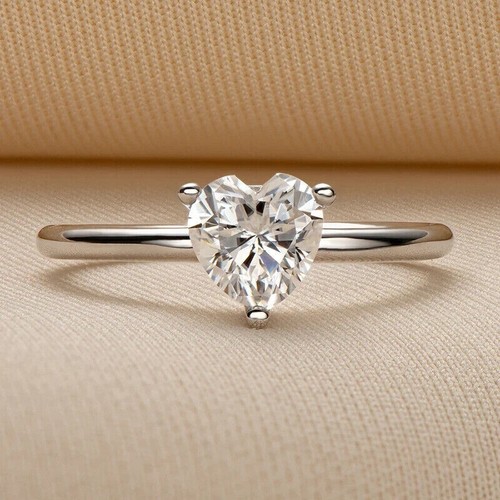 Anello di fidanzamento solitario diamante simulato taglio cuore 2 carati placcato oro bianco 14k - Foto 3 di 7