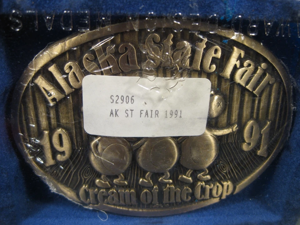 Bonito nuevo en caja. Hebilla de cinturón de latón 1991 Alaska State Fair crema de la cosecha Foto 3 de 4