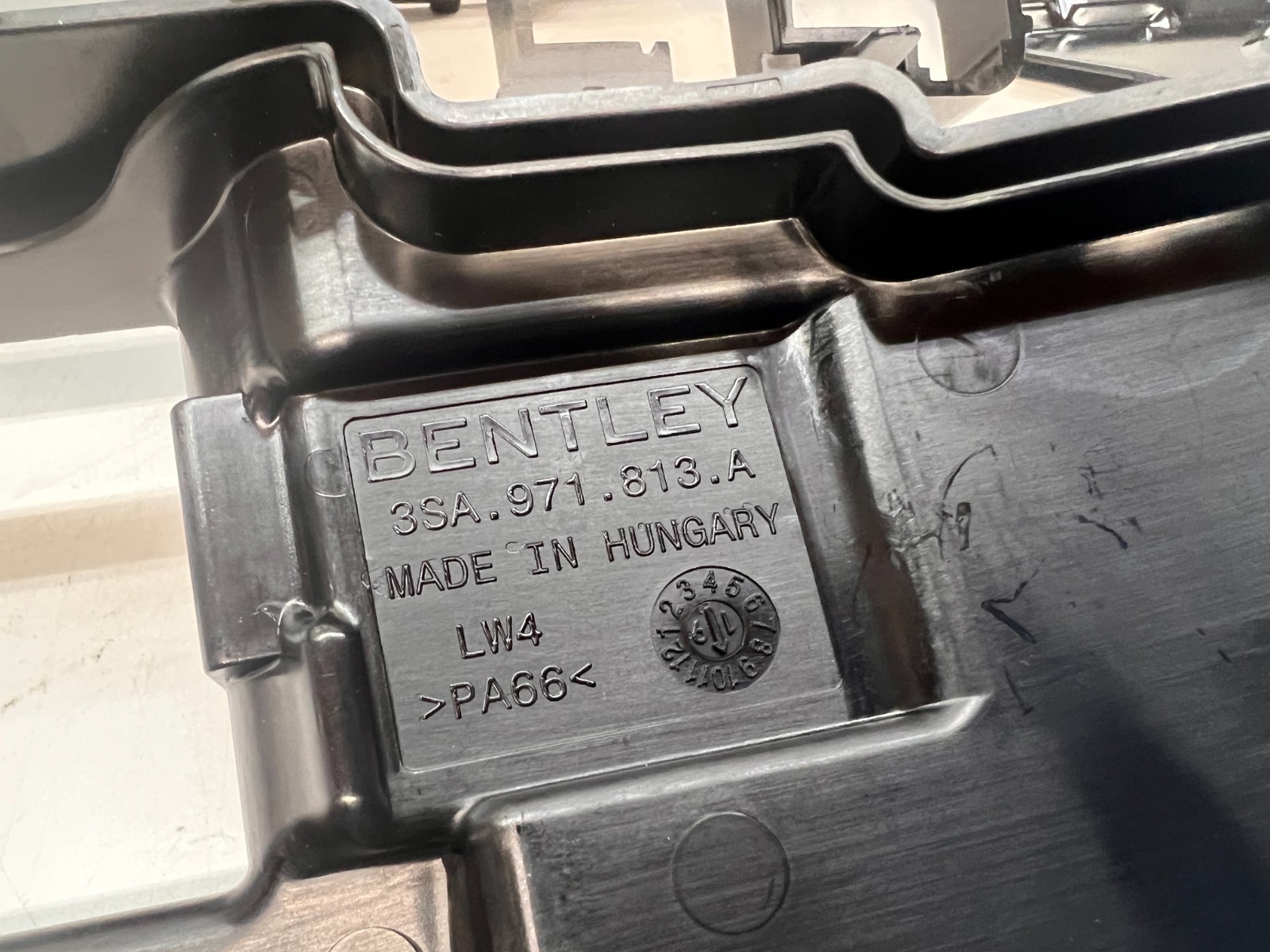 BENTLEY NEW CONTINENTAL FUSE BOX BRACKETS OEM 3SA937556A 2019-2026