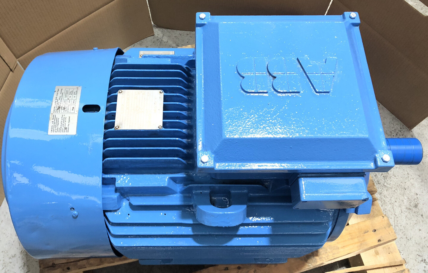 Motor eléctrico de CA trifásico 45 kW rpm 4 polos B3 pies 255 marco eBay