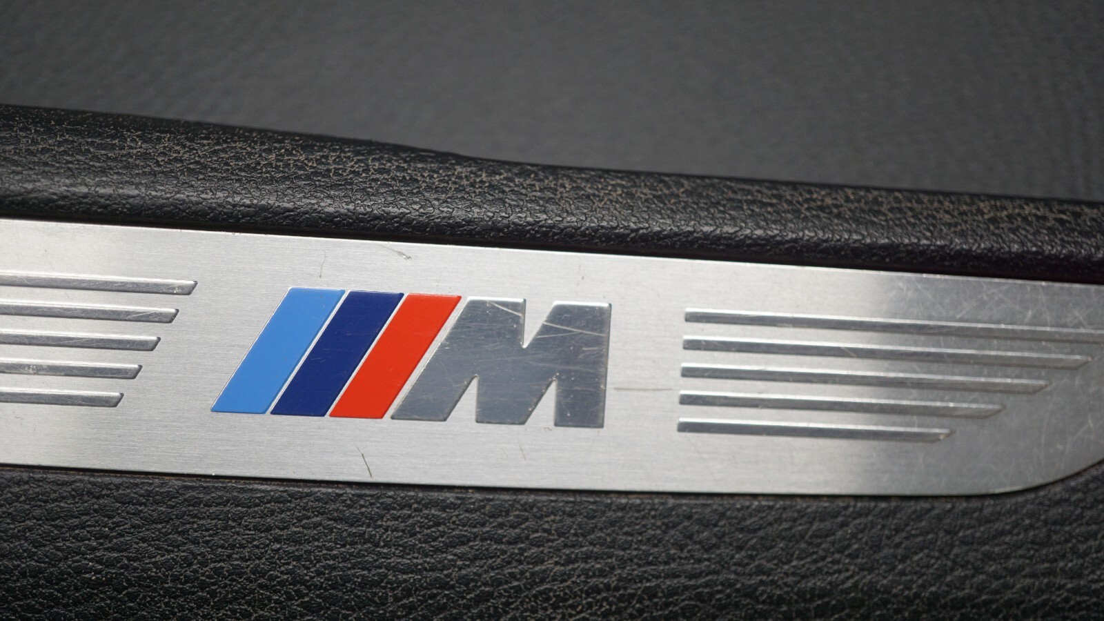 GENUINE BMW X5 F15 M-SPORT REAR LEFT DOOR SILL TRIM 7284579  