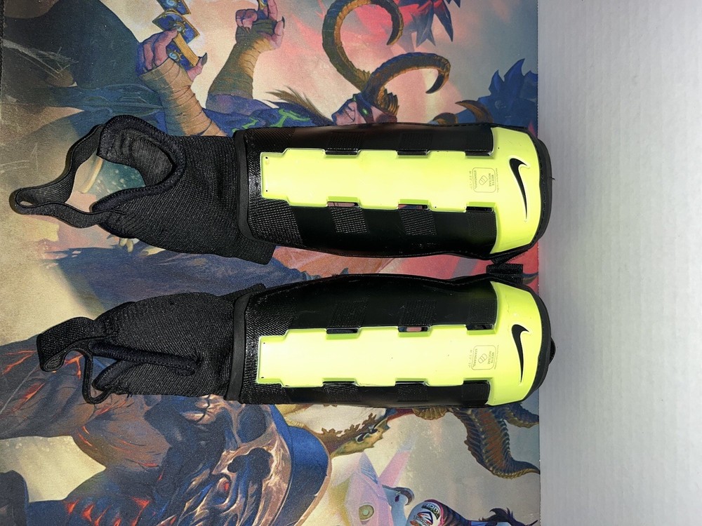 Yellow/Black Nike Nocsae Shin Guards for Medium Height 5'3