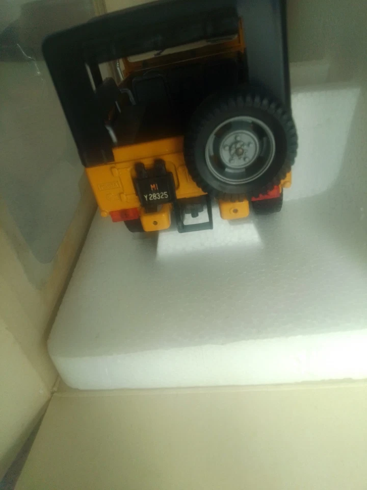 TOYOTA LAND CRUISER 1:25 POLISTIL - Immagine 4 di 4