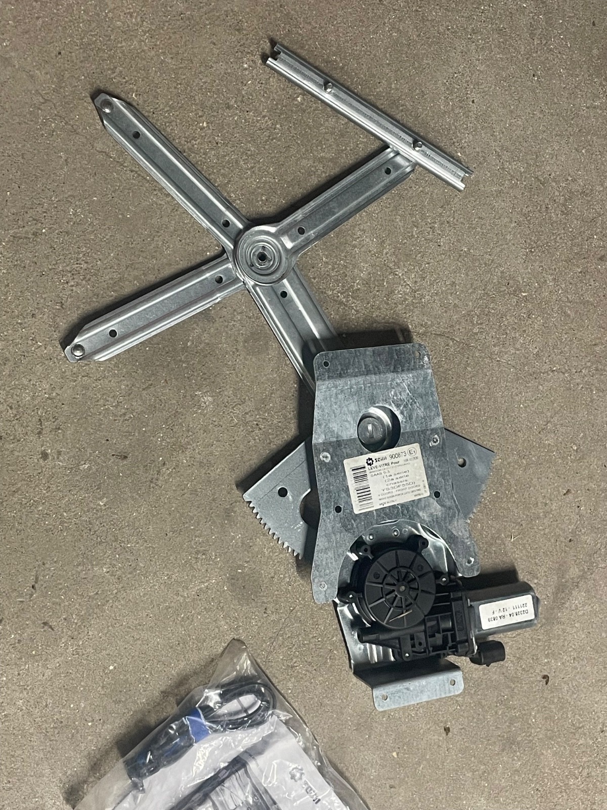 Lève-vitre avant droit SEIM 900873 pour berline Saab 9-3