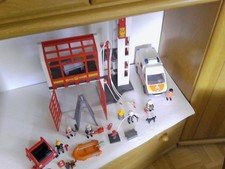 Feuerwehrstation 5361 mit Wagen-Alarm und Zubehör -Krankenwagen,Figuren -