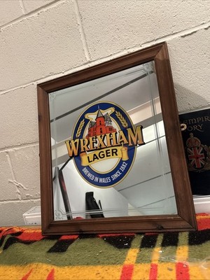 Vintage Wrexham größerer Pub Spiegel Männerhöhle oder Bar selten Wrexham FC